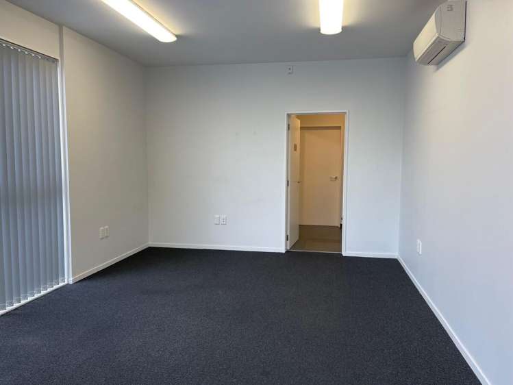 6/19 William Lewis Drive Sockburn_4