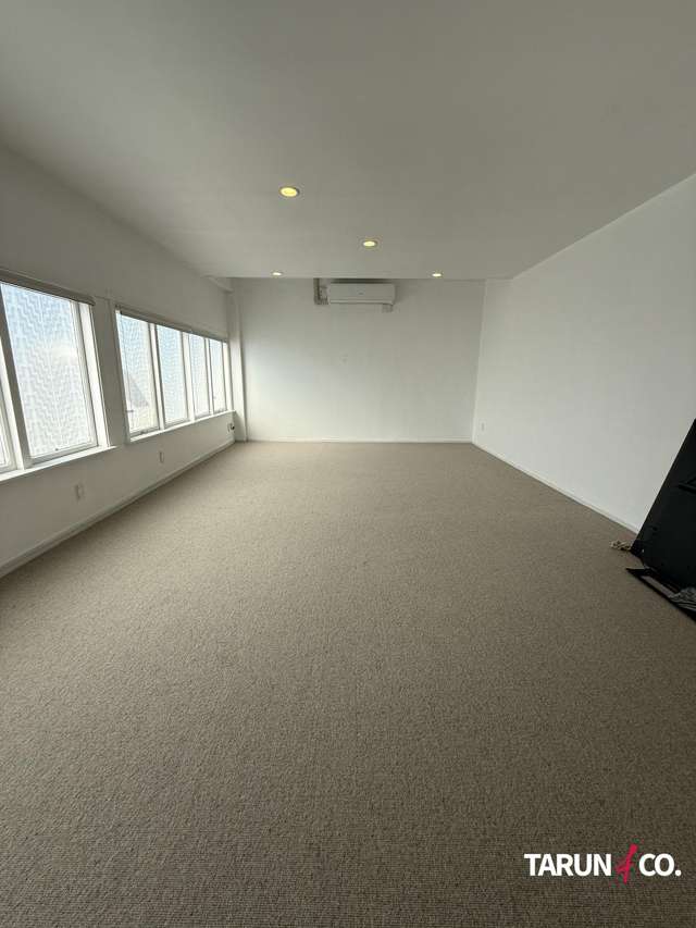 Prime Mt Roskill Location - 75sqm Office