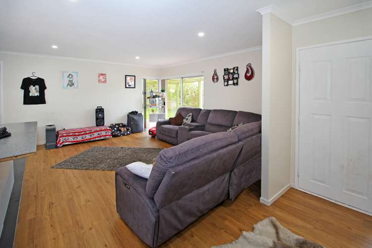7 Gambare Place Wattle Downs_6