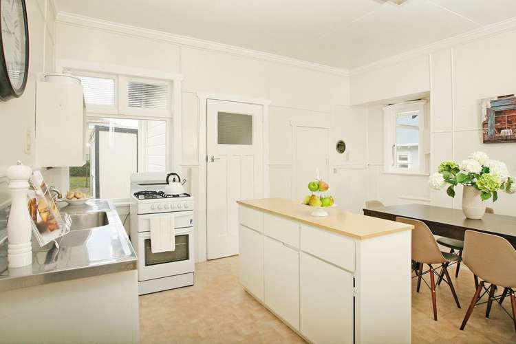 73 Apu Crescent Lyall Bay_6