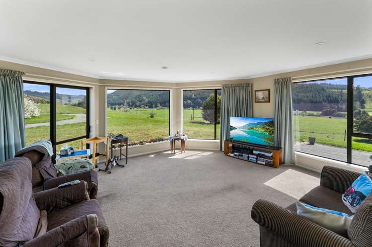 76 Pretty Bridge Valley Road_4