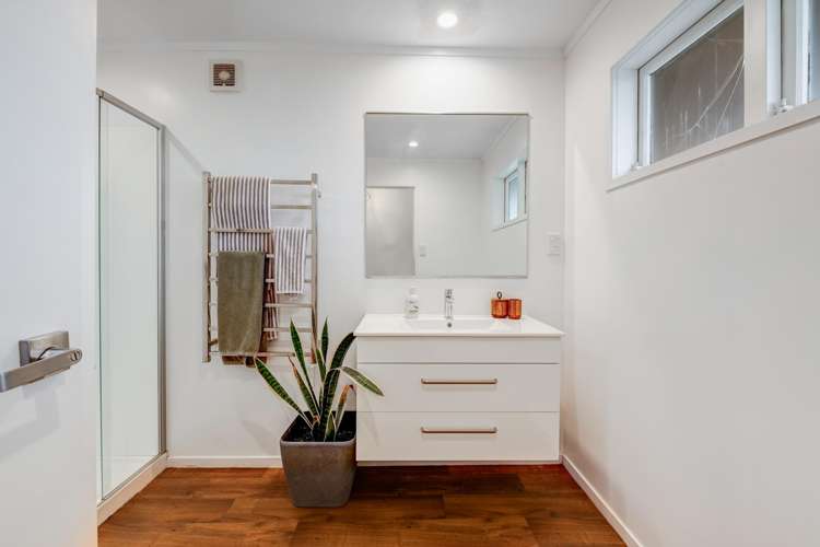 10 St James Ave Helensville_28