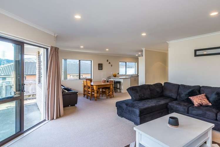 36 Percy Kinsman Crescent Riverstone Terraces_4