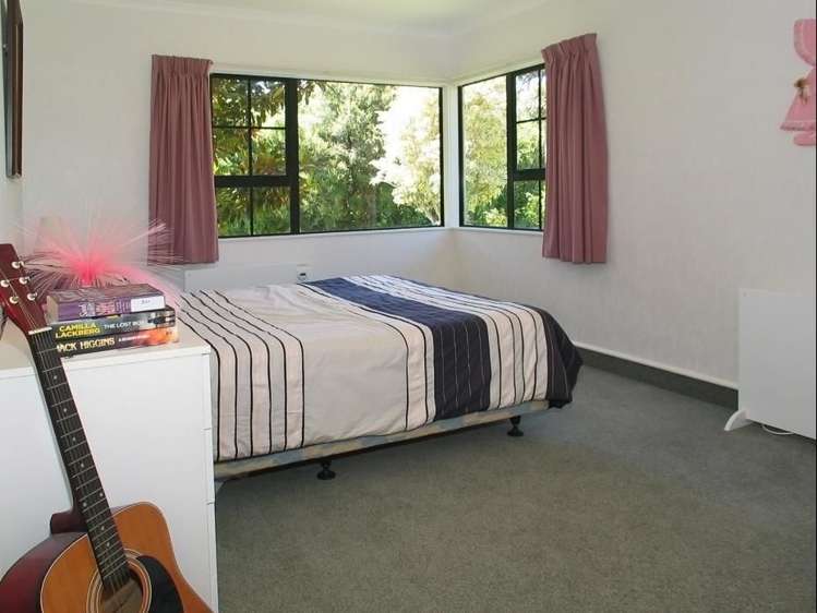 8 Scoresby Grove Whitby_30