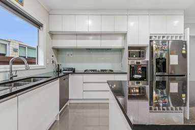 19 Kira Road_4