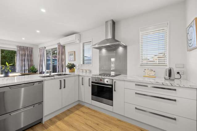 6 Newhaven Street Burwood_2