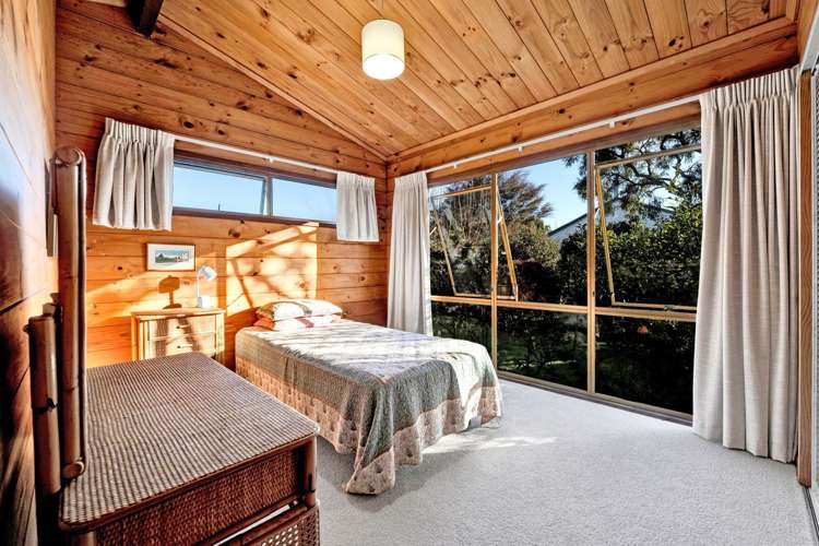 1274 Egmont Road Egmont Village_7