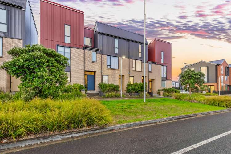 26 Hobsonville Point Road Hobsonville Waitakere City Houses for