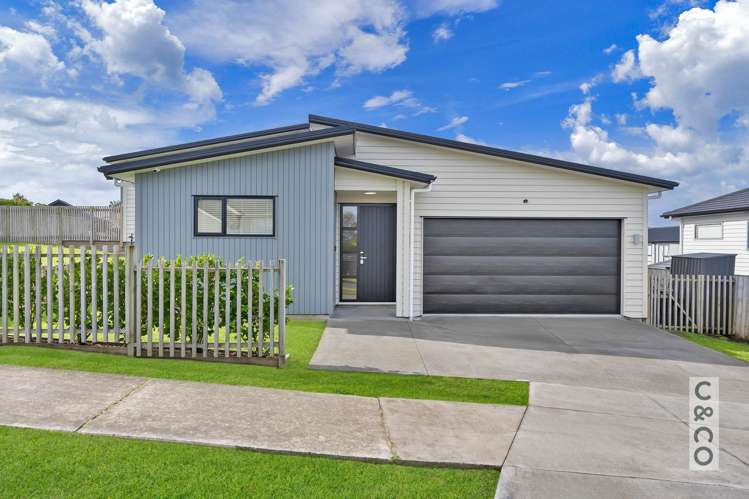 5 Byron Drury Way Riverhead_24