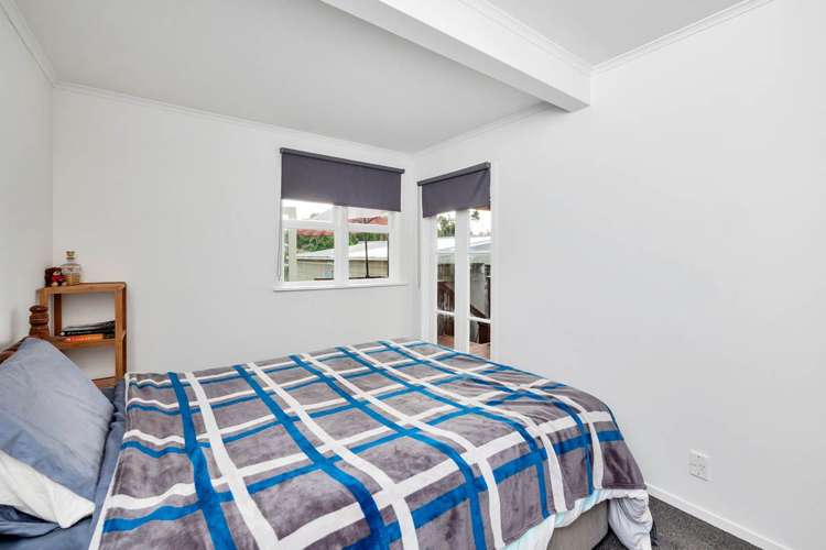 332 Glengarry Road Glen Eden_11