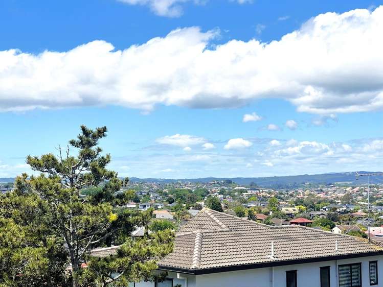 66B Bradbury Road Botany Downs_11