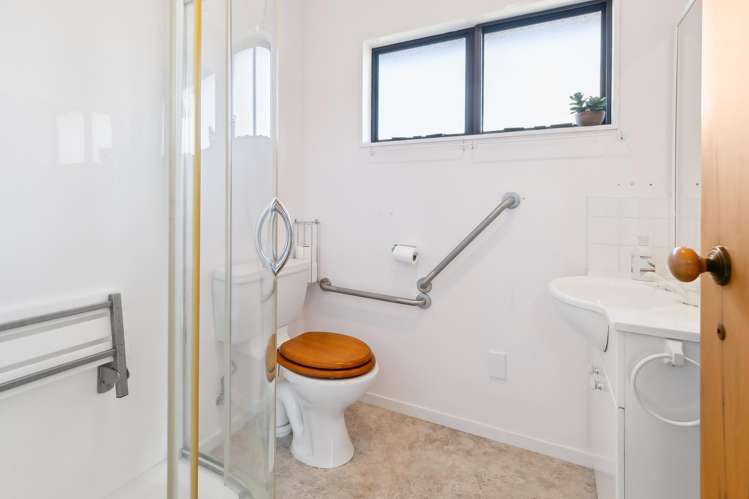 11a Roy Street Tawa_14