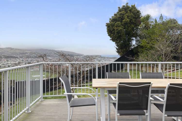 75 Easther Crescent Kew_13