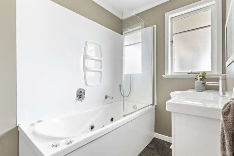 2 Vivian Street Solway_13