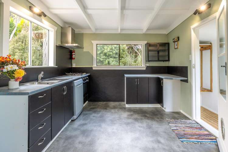 39 Whakarite Road Ostend_2