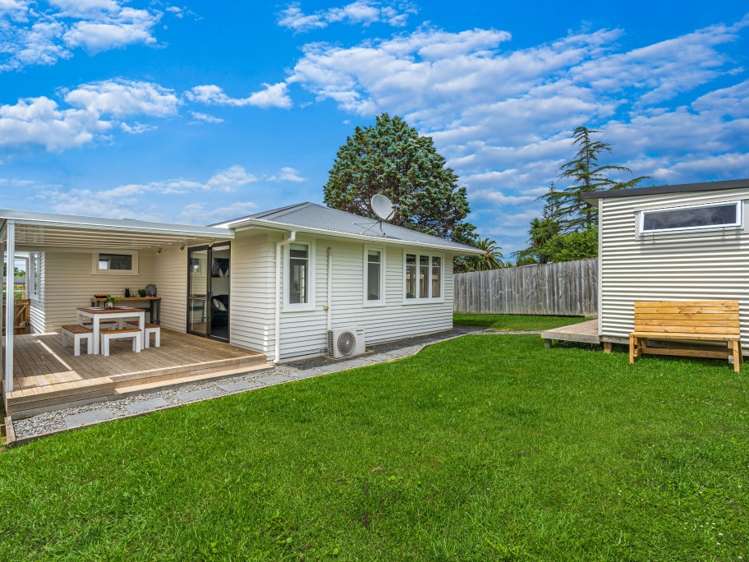 22 Roberts Road Te Atatu South_0