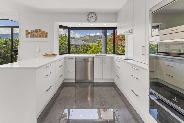 6 Heritage Crescent Richmond_12