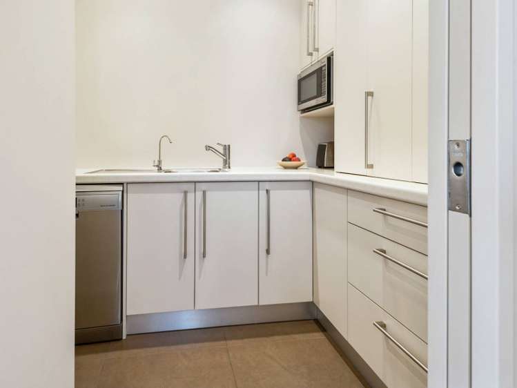 83 Pine Harbour Parade Beachlands_11