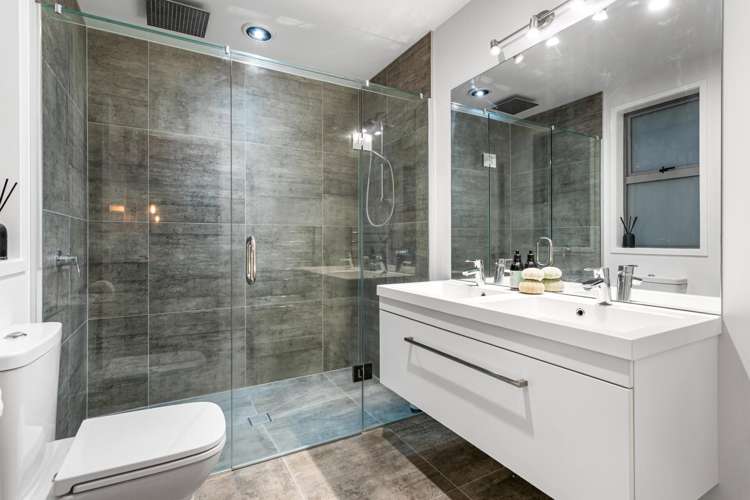 261 Lakes Boulevard Pyes Pa_24