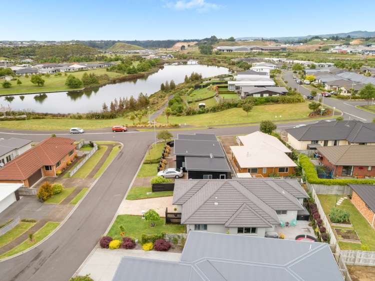 3 Fender Close Pyes Pa_15