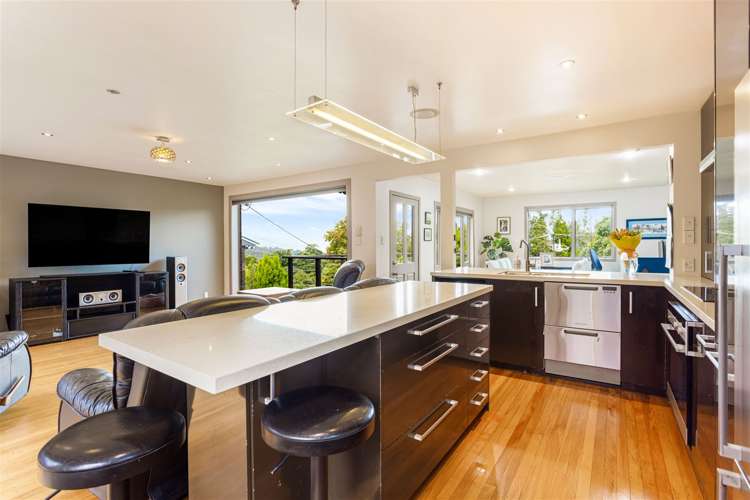 8 Rauhuia Crescent Parau_8