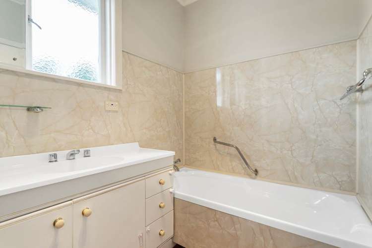 1/86 Lake Road Northcote_13