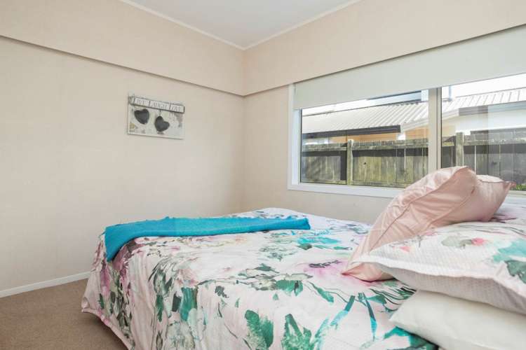 2/15 The Esplanade Eastern Beach_14