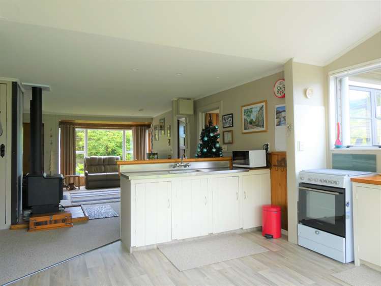 12 Butlers Road Ruatapu_5