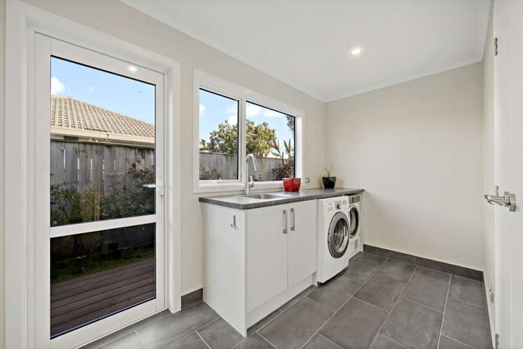 37 Maygrove Drive Orewa_25