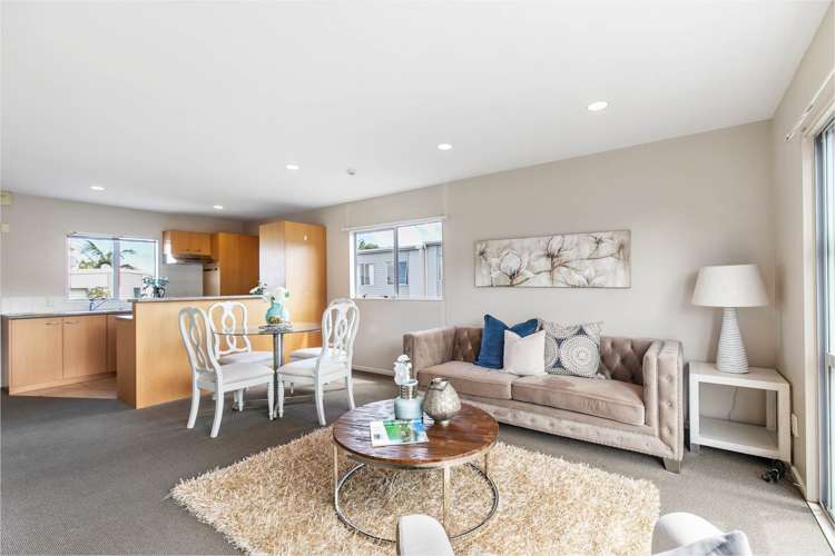 18/218 Captain Springs Road_3