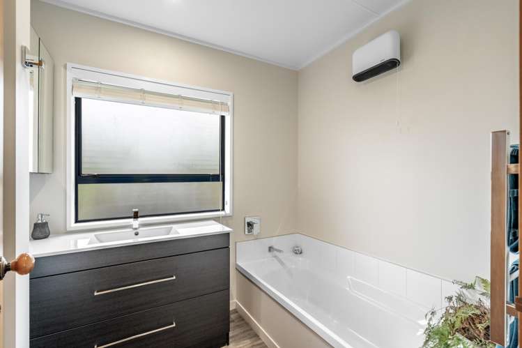 243 Main Street Mataura_15