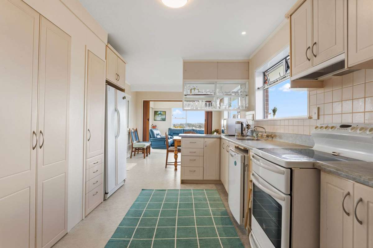 62 Chivalry Road_2