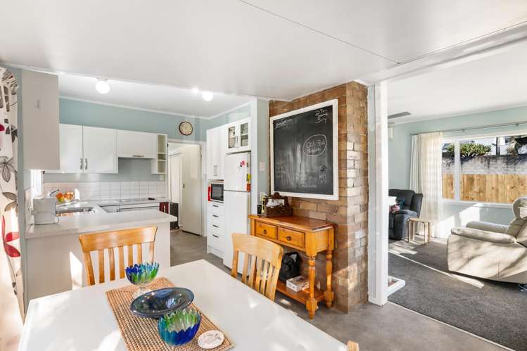 75 Wainui Avenue Point Chevalier_9