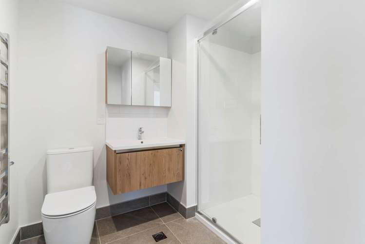 301/32 Shortfin Place Flat Bush_12