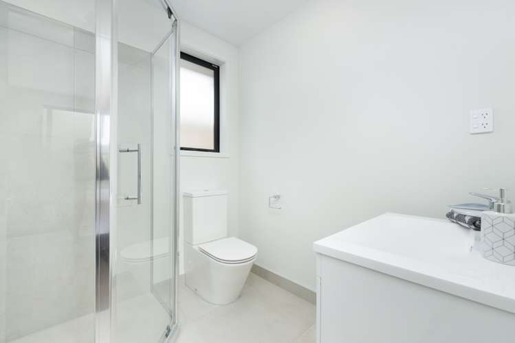 7 Kahuparere Crescent Pyes Pa_11