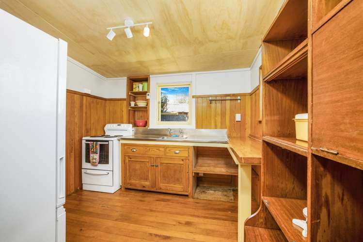 9 Muri Street Aramoana_13