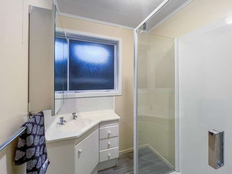 2/307 Yarrow Street 10549_8