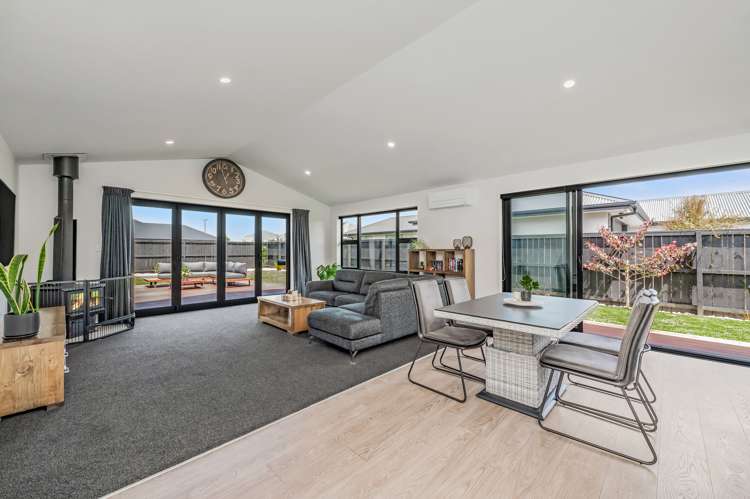 7 Vitalia Crescent Lincoln_9