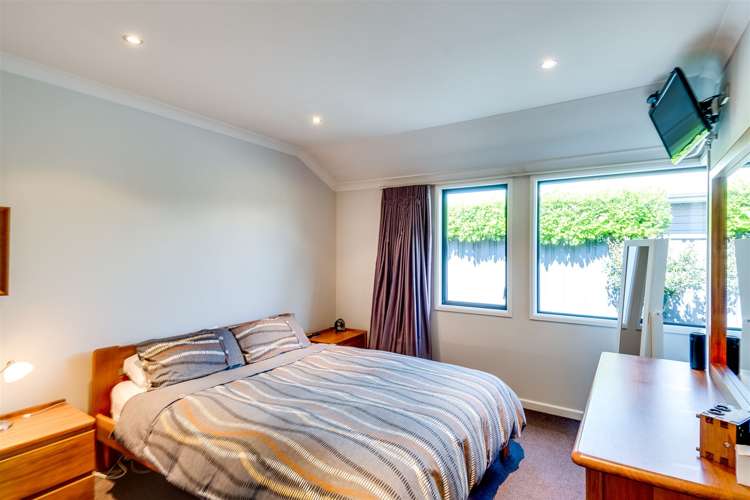 6 Donald Place Frimley_17