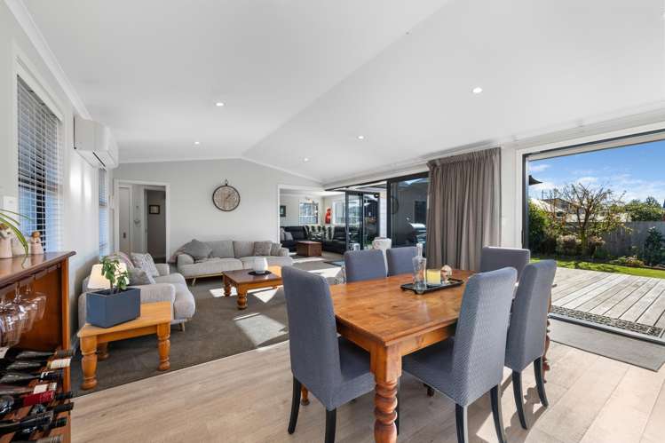 6 Spitfire Drive Burleigh_14