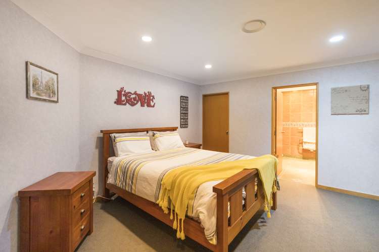 27 Balmoral Drive Terrace End_19