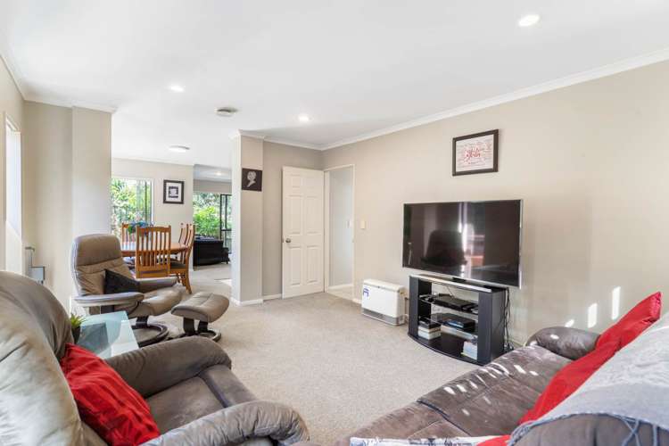37 Saralee Drive Manurewa_6