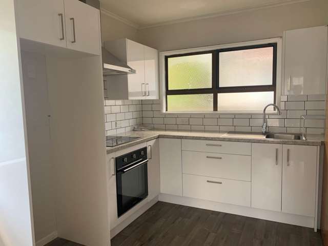 2 Bedroom Unit in Mt Albert !!