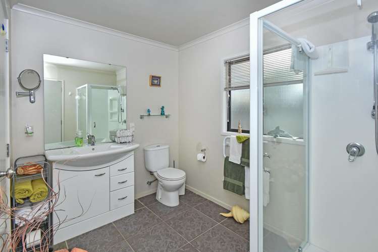 16a Glenross Drive Wattle Downs_15