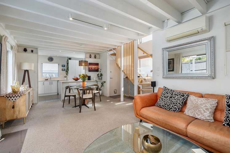 2/5 Wesley Avenue Mount Albert_10