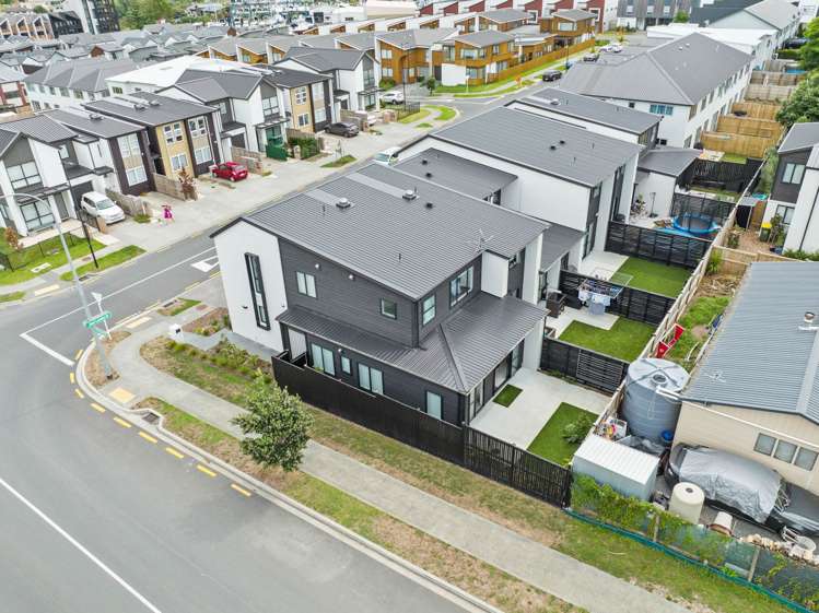 302 Jack Lachlan Drive Beachlands_35