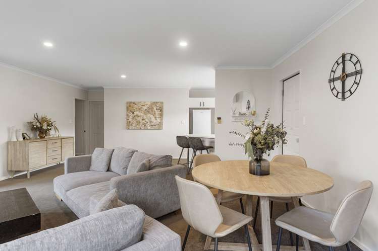 319c Royal Road Massey_6