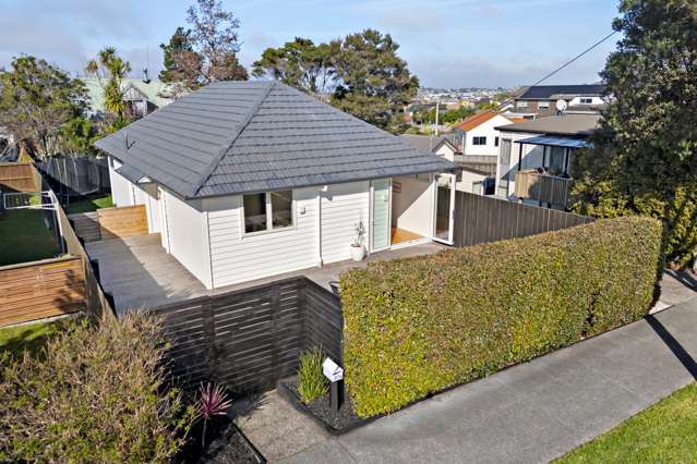 Renovated Character - St Heliers Border!