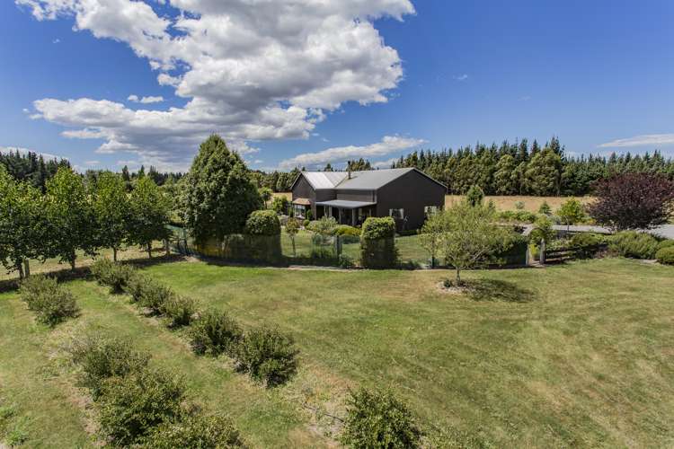 2570 South Eyre Road West Eyreton_9