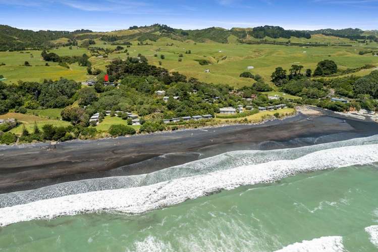 Wai-iti Beach Retreat Beach Road Waiiti_16